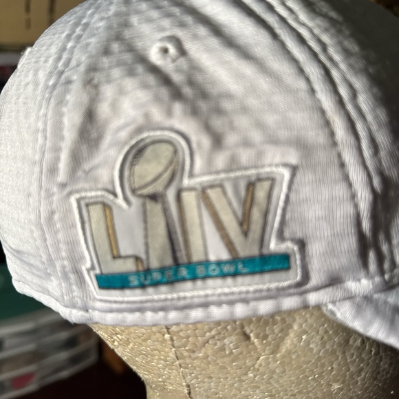 New Era White and Black Cap - Picture 2 of 6